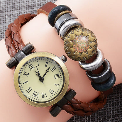 Montre vintage avec bracelet en faux cuir brun et billes décoratives